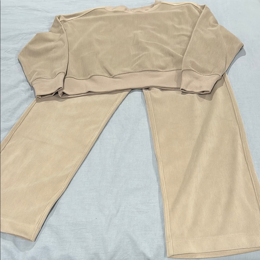 Abercrombie Beige Lounge Set